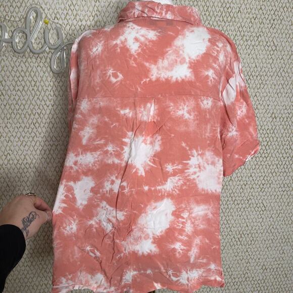 Forever 21 Pink & White Tie Dye Short Sleeve Button Up Collared Blouse Size 2XL - Picture 5 of 7